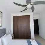 Kings Palace - Elegant 2br, Sea Facing With Pool Views *