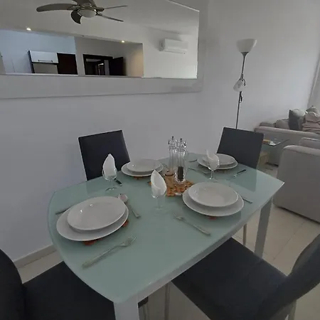 Kings Palace - Elegant 2br, Sea Facing With Pool Views