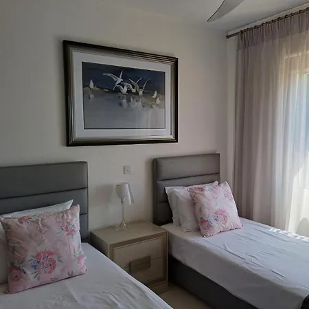 Kings Palace - Elegant 2br, Sea Facing With Pool Views * Paphos