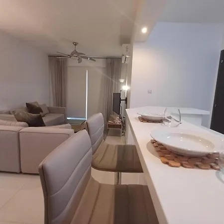Kings Palace - Elegant 2 Bed Sea Facing アパート
