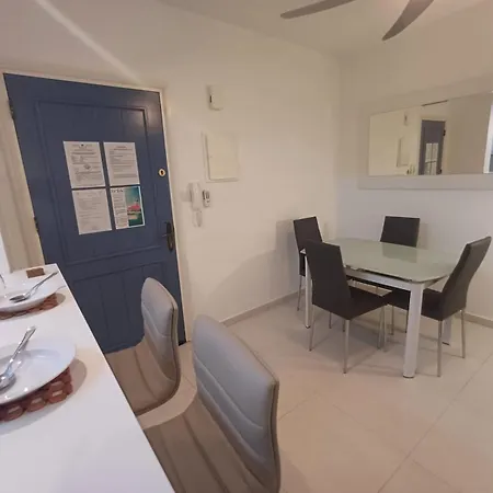 Apartman Kings Palace - Elegant 2br, Sea Facing With Pool Views Paphos