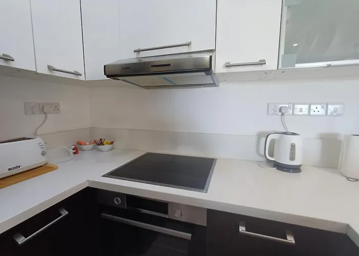 Kings Palace - Elegant 2br, Sea Facing With Pool Views * パ フォス