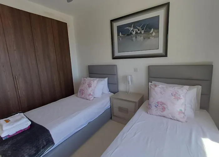 Kings Palace - Elegant 2br, Sea Facing With Pool Views アパート パ フォス