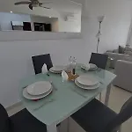Kings Palace - Elegant 2br, Sea Facing With Pool Views