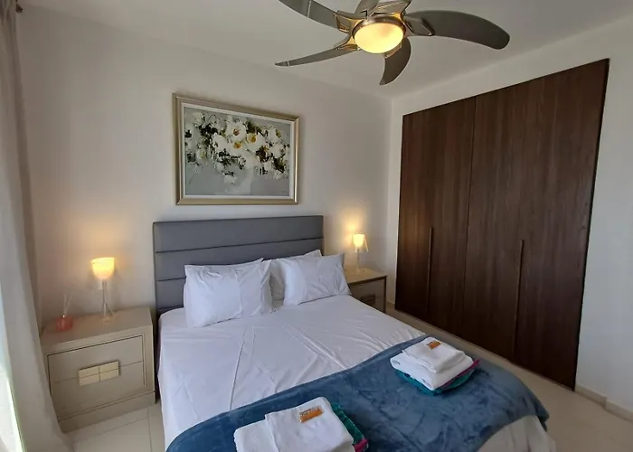 Appartamento Kings Palace - Elegant 2br, Sea Facing With Pool Views *