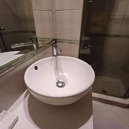 Kings Palace - Elegant 2 Bed Sea Facing * Paphos