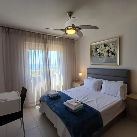 Kings Palace - Elegant 2br, Sea Facing With Pool Views