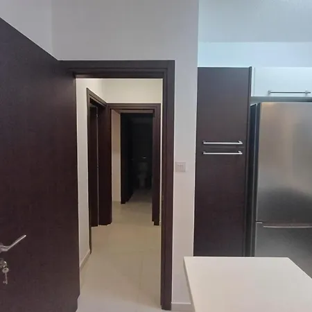 Kings Palace - Elegant 2 Bed Sea Facing Appartement